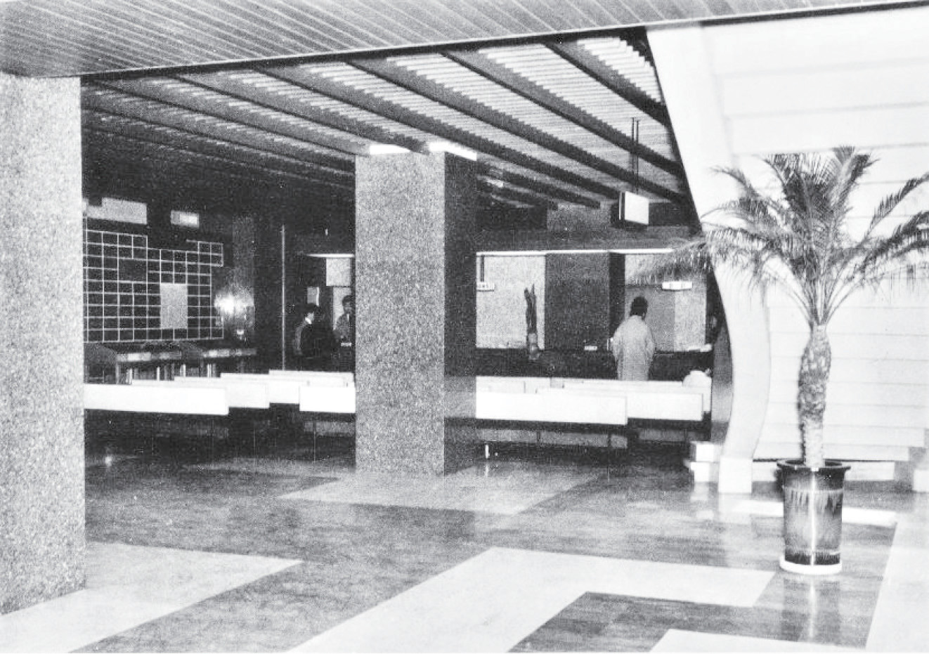 駿河台病院外来待合室