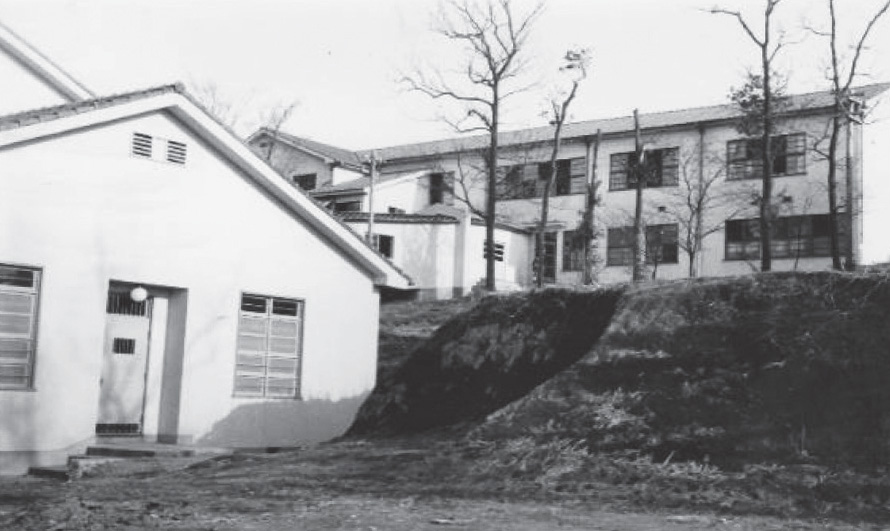 (27回生卒業アルバムから)